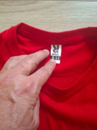 Camiseta Roja con Símbolo Talla XL