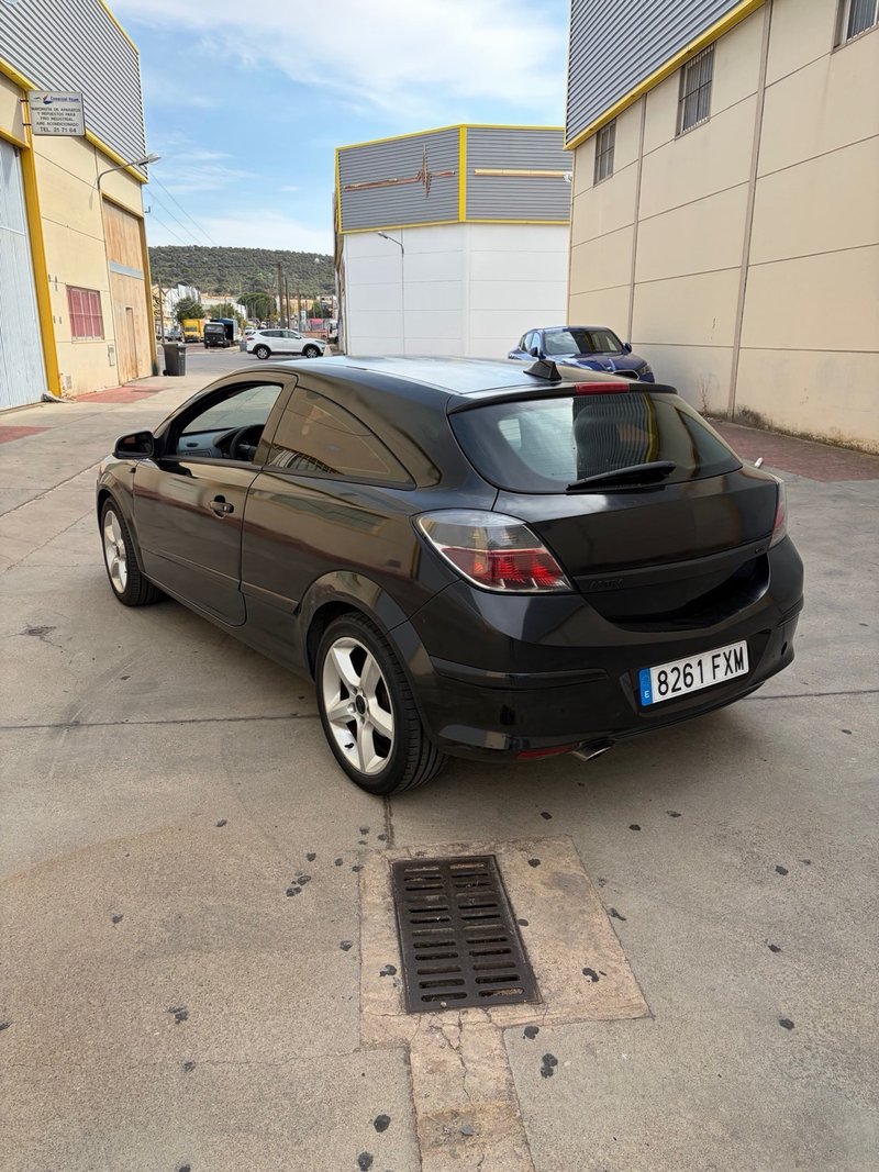 Opel Astra 2007, foto 2