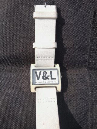 Reloj Victorio & Lucchino V&L