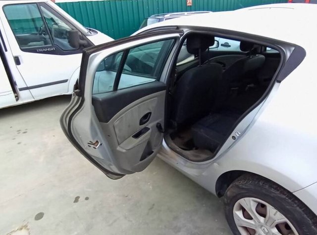 141019 821003885r puerta tras izq renault megane
