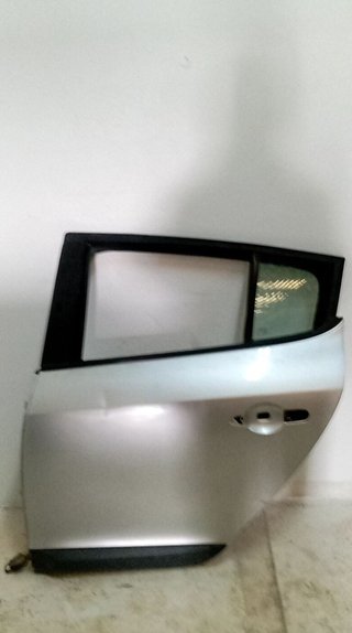 821003885r puerta tras izq renault megane 141019
