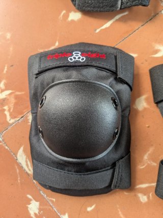 Set de Protecciones Skate Triple8