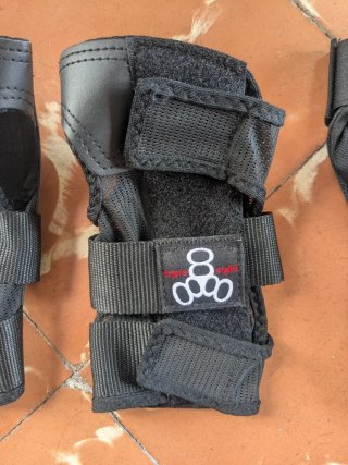 Set de Protecciones Skate Triple8