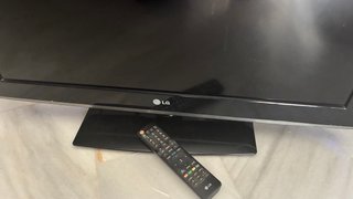 TV LG 32 HD con Mando y Soporte