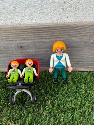 Playmobil Madre con Carrito Gemelar