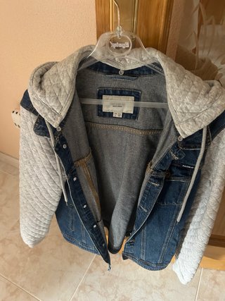 Cazadora vaquera Pull&Bear con capucha