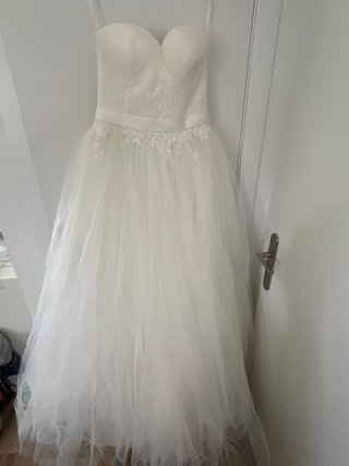 Vestido de novia con velo