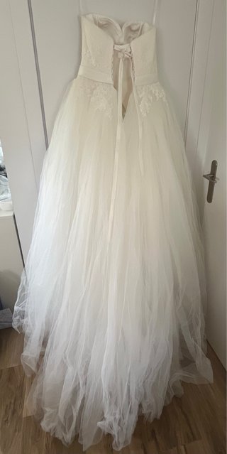 Vestido de novia con velo
