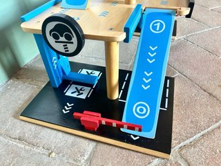 Parking de Madera de Juguete Hape