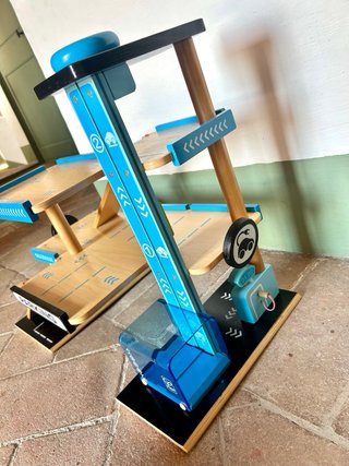 Parking de Madera de Juguete Hape