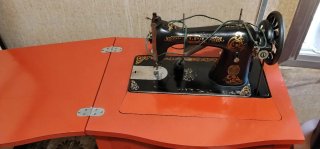 Máquina de coser Alfa antigua
