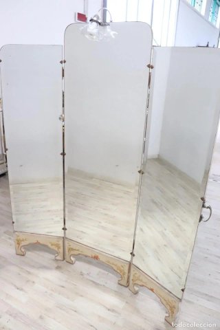 Biombo antiguo con espejos