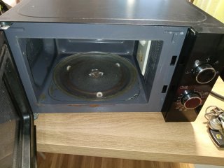 Microondas Negro Compacto
