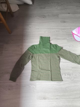 Jersey cuello alto rayas beige y verde