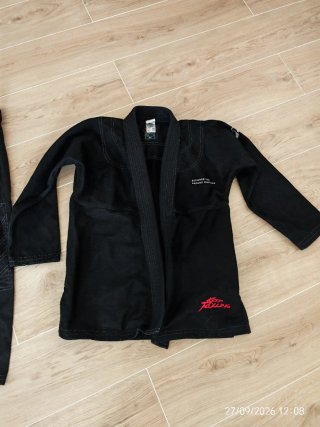 Kimono JJB Jiu Jitsu A0 Negro Niño resistente.