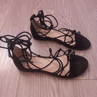 Sandalias planas mujer con cordones