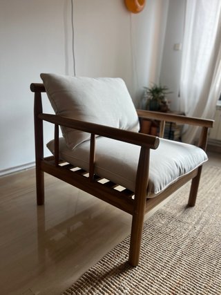 Butaca SKLUM madera y tela beige
