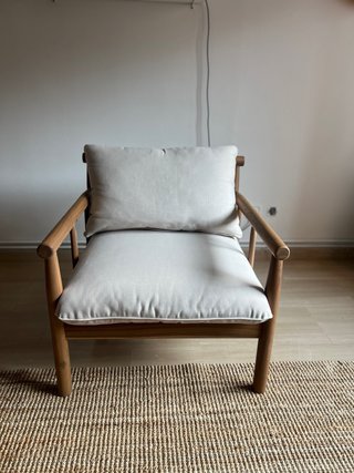 Butaca SKLUM madera y tela beige