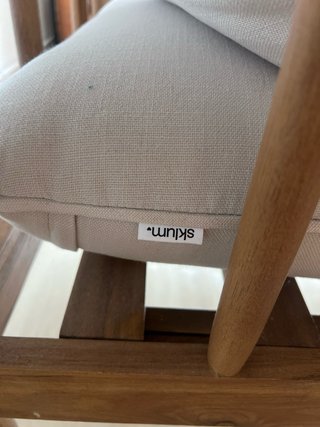 Butaca SKLUM madera y tela beige
