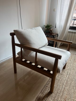 Butaca SKLUM madera y tela beige