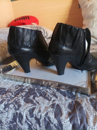 Botines Negros de Tacón