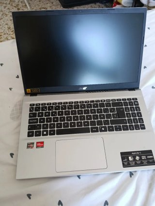 Portátil Acer NX.J7WEB.00E32GB