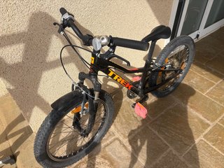 Bicicleta Infantil Trek Negra 20