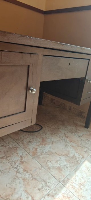 Mesa de escritorio madera. 110x75