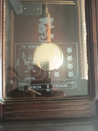 Reloj de Pared Antiguo con Péndulo