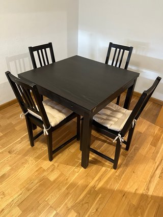 Mesa de Comedor con 4 Sillas