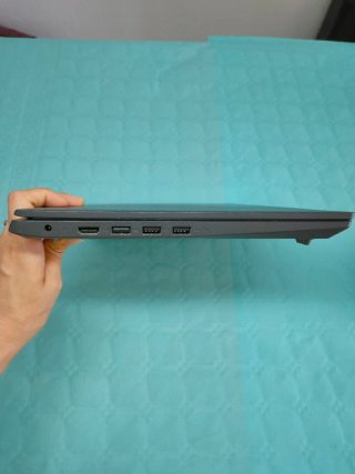 Portátil Lenovo V14 AMD Athlon 4GB 128GB SSD ¹