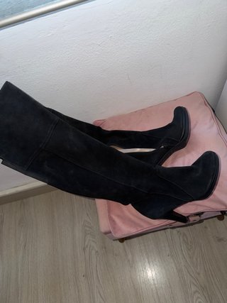 Botas altas de ante negro