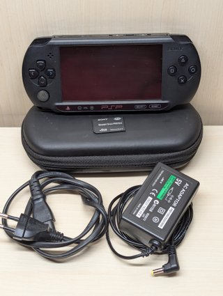 Sony PlayStation Portable PSP-E1004 Nera