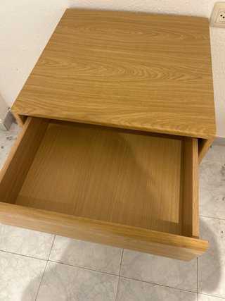 Cómoda de madera con 4 cajones