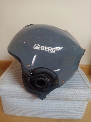 Casco de esquí para niño. Marca Berg. Talla M