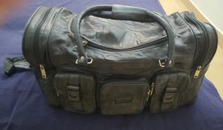 Bolsa de viaje negra de cuero