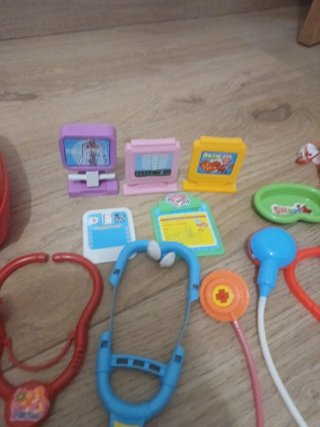 Botiquín de juguete con accesorios