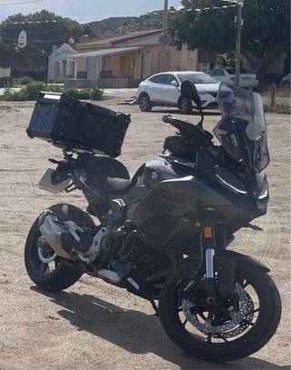 BMW F900XR