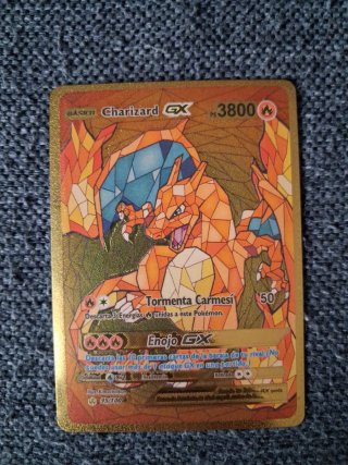 Carta Pokémon Charizard VMAX 330 PS