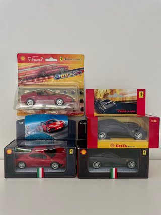Lotto 4 Modellini Ferrari Shell 1:38