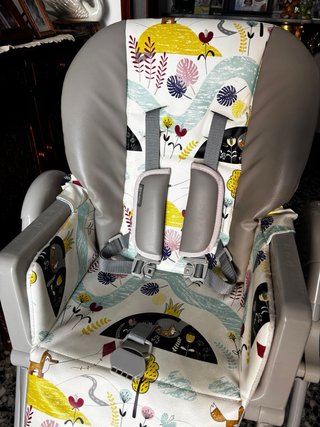 Trona Kinderkraft con estampado infantil