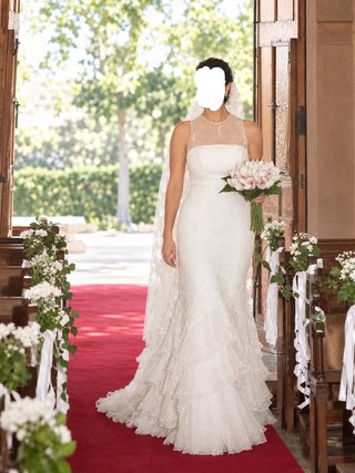 Traje de novia con encaje y volantes