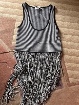 Chaleco de flecos Zara