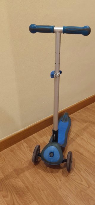 Patinete Globber Azul de 3 Ruedas! Ideal para Niño
