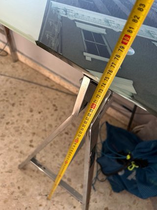 Escritorio de Cristal con Estructura Metálica