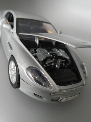 Aston Martin DB9 1/24