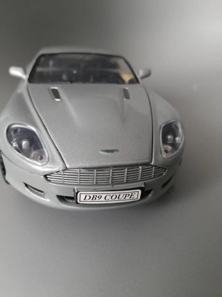 Aston Martin DB9 1/24