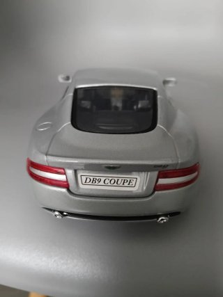 Aston Martin DB9 1/24