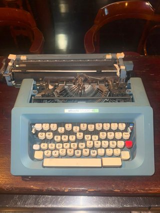 Máquina de escribir Olivetti Studio 46