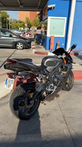 Triumph Daytona 675 Gris